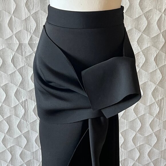Designer skirt by Layana Aguilar- size M